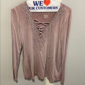 AE LACE TOP SIZE M